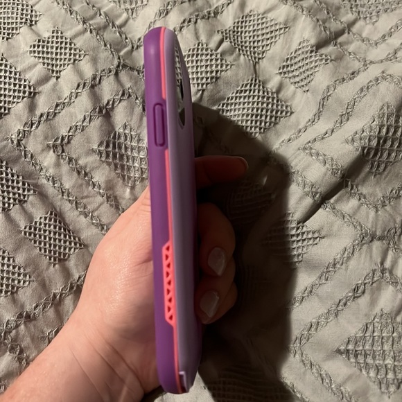 iPhone 11 Case Like New condition - Picture 4 of 4